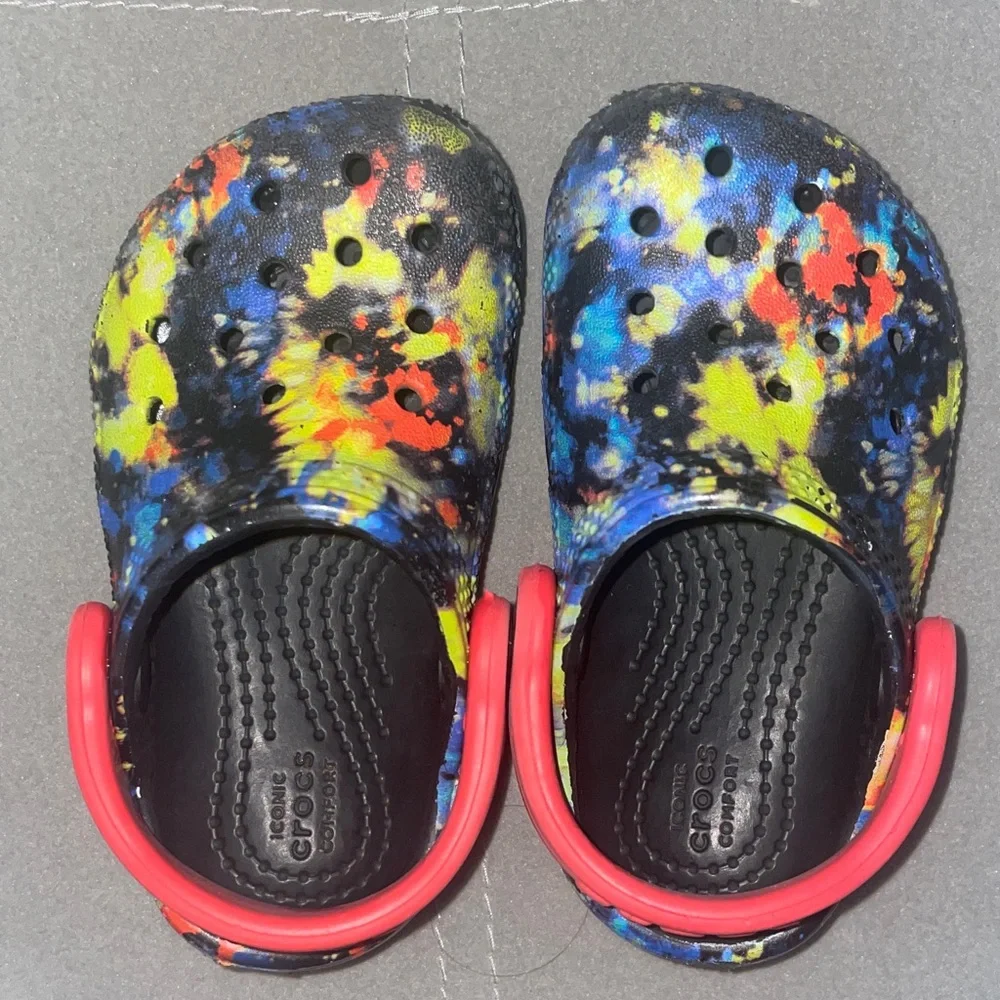 CROCS Kids Colorful Water Shoes with Red Strap
